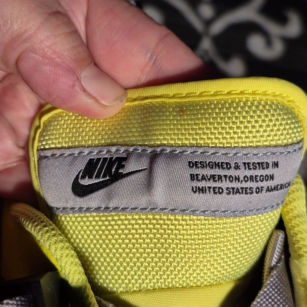 Nike Air Force 1 Utility Youth 6 Neon Yellow - Picture 7 of 12